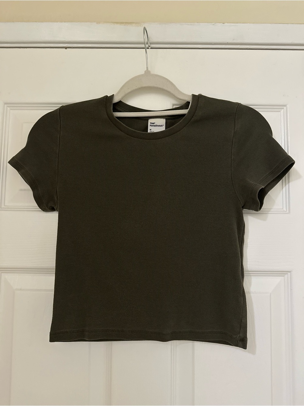 Aritzia Tna HomeStretch Crew Waist Cotton Tee Ribbed Olive Green M NWOT Cropped
